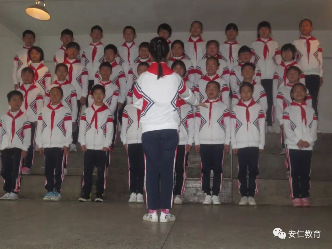 舒华杯古典全场冠军冉茂荣_竹山县第五届足球比赛全场冠军_比赛由多少人比赛足球