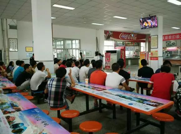 篮球比赛球星_篮球明星球星_篮球规则与球星的区别图片