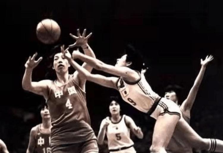 篮球冠军年代女篮是哪个国家_女篮球冠军是谁_90年代篮球女篮冠军是谁