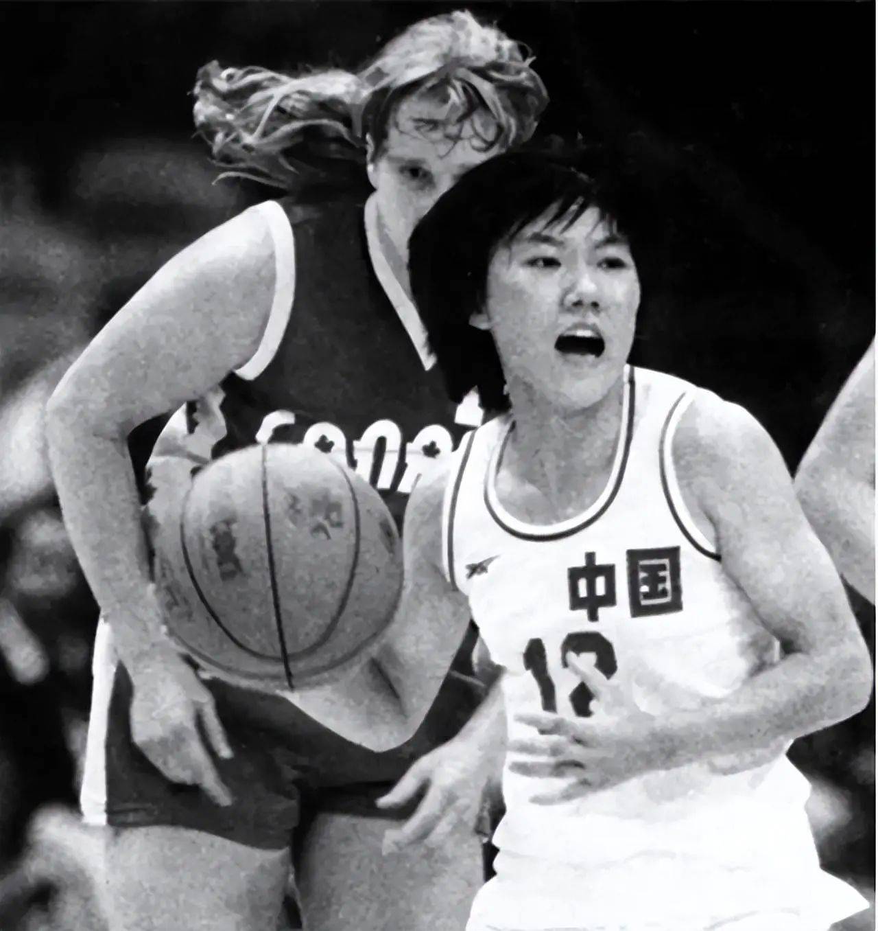 女篮球冠军是谁_90年代篮球女篮冠军是谁_篮球冠军年代女篮是哪个国家