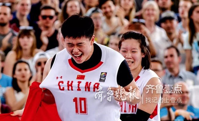 90年代篮球女篮冠军是谁_篮球冠军年代女篮是哪个队的_篮球冠军年代女篮是谁