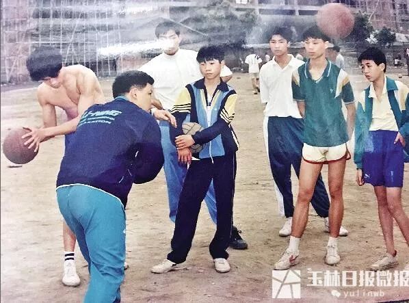 女篮历届冠军_90年代篮球女篮冠军是谁_篮球冠军年代女篮是哪个队的