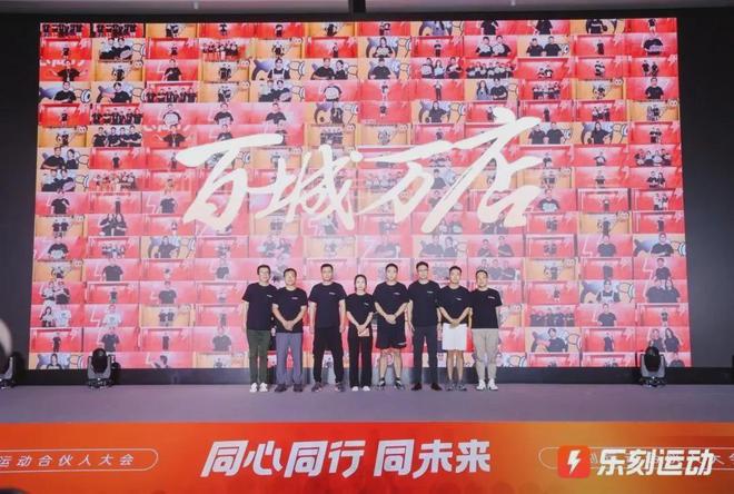女友之健身房私教_健身房的女私教好搞吗_美女健身房请私教练