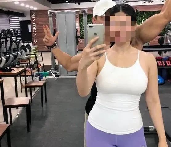 女友之健身房私教_健身房的女私教好搞吗_女朋友健身房私教