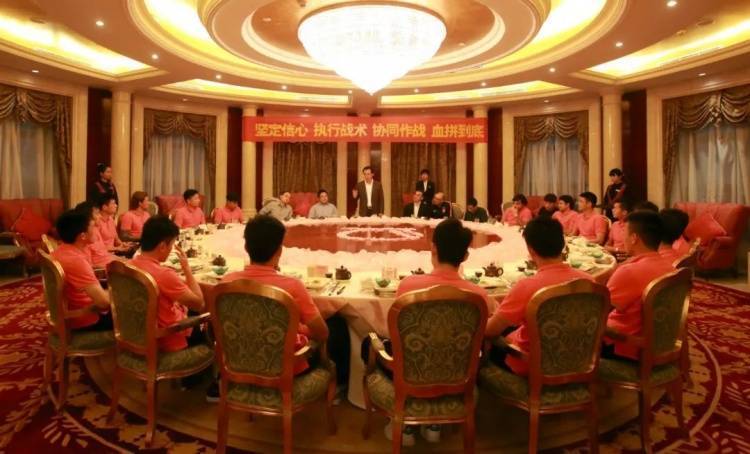 恒大足球俱乐部夺冠_恒大奖金足球冠军多少钱_恒大足球 冠军奖金多少